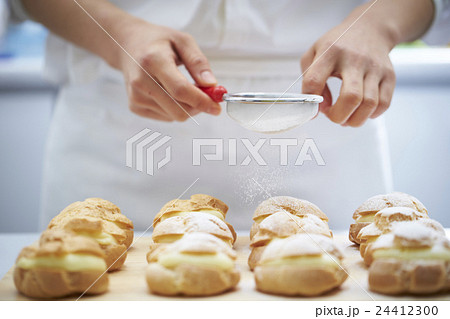 シュークリーム 24412300