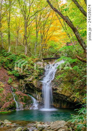 紅葉のあだたら渓谷(魚止滝) 24416074
