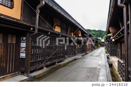 飛騨高山　古い町並 24418316