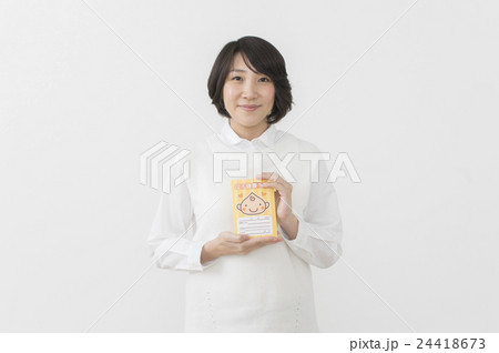 妊娠初期の女性 24418673