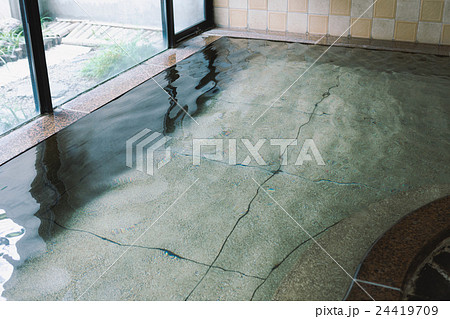 Hot spring trip 24419709