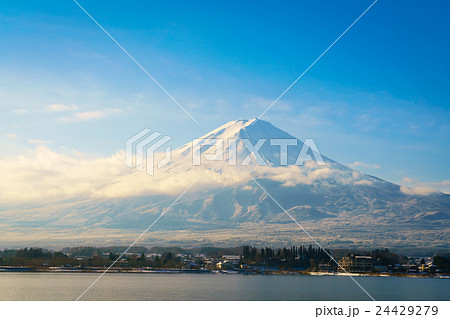 Mountain fuji and lake kawaguchi, Japan 24429279