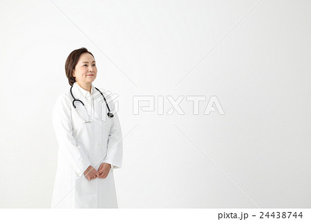 女性医師 24438744