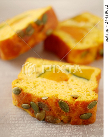 かぼちゃのケークサレ　（縦位置） 24439622