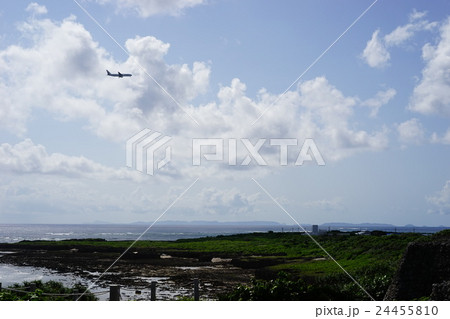 沖縄の夏 具志川城跡からの風景 24455810