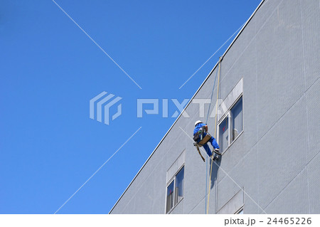 高層ビルの窓清掃 高層ビルの窓清掃 24465226