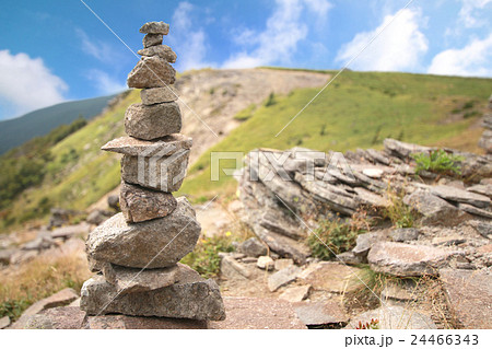 積まれた石 24466343