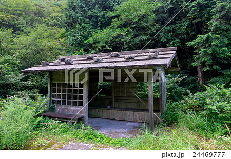 古びた小屋 古びた小屋 24469777