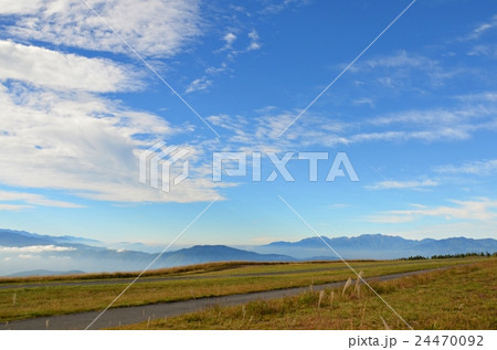 秋の霧ヶ峰グライダー滑空場 24470092
