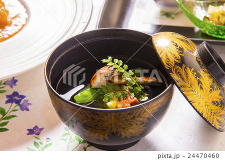 松茸のお吸い物 24470460