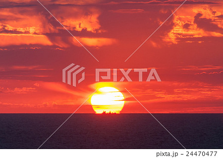 だるま夕日　船 24470477