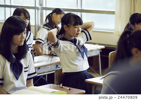 学校 授業風景 中高生イメージの写真素材