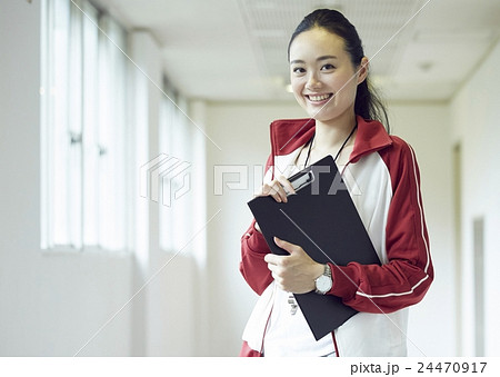 女性 先生 ポートレートの写真素材