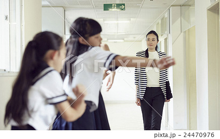女子中学生 休み時間 女子中学生 休み時間 24470976