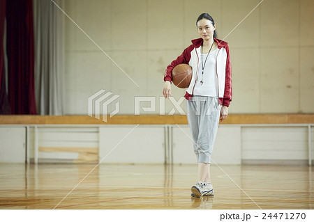 女性　先生　ポートレート 24471270