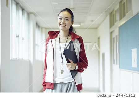 女性 先生 ポートレートの写真素材