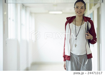 女性 先生 ポートレートの写真素材