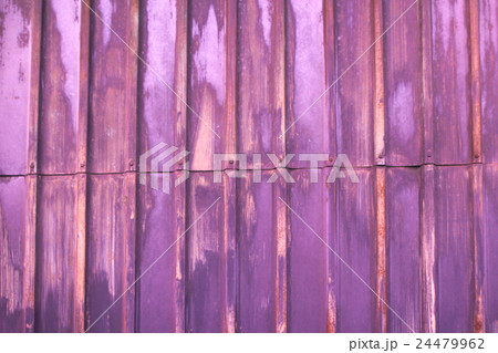 赤紫の壁 24479962