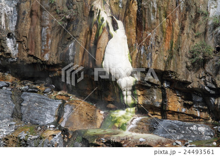 Six Well Hot Spring 24493561