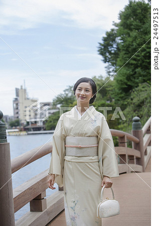 和服でご挨拶 和服でご挨拶 24497513