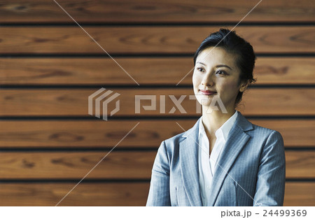 ポートレート　女性 24499369