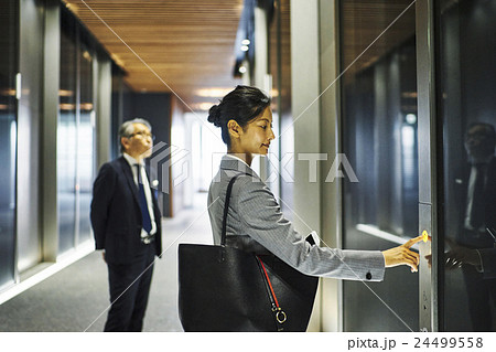 オフィスビル エレベーターホール オフィスビル エレベーターホール 24499558