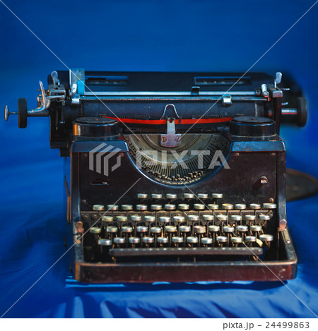 Vintage typewriter close up 24499863