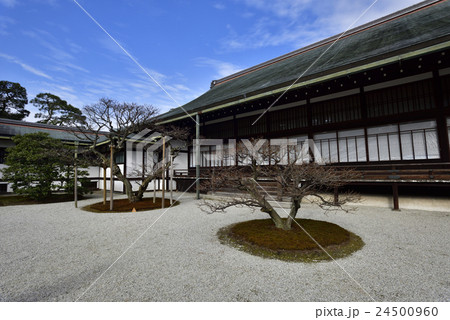 京都大宮御所御常御殿と南庭の写真素材