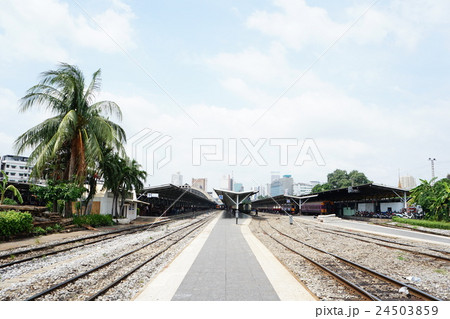 Platform of Hua Lamphong Station(フワランポーン駅、バンコク中央駅) Platform of Hua Lamphong Station(フワランポーン駅、バンコク中央駅) 24503859