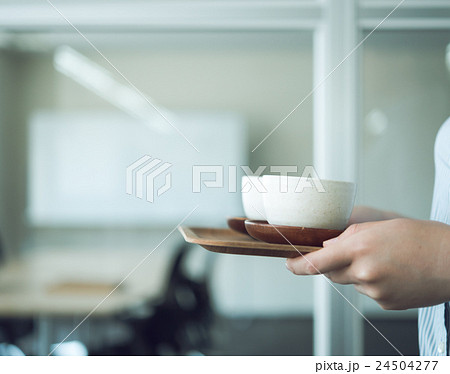 お茶出し（NG作法） 24504277