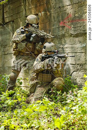 Green Berets soldiers in action 24506806