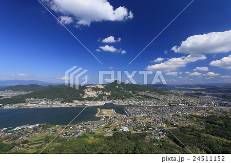 源平屋島の戦いの壇ノ浦の古戦場、四国霊場第85番札所八栗寺のある五剣山、庵治石の採石場 24511152