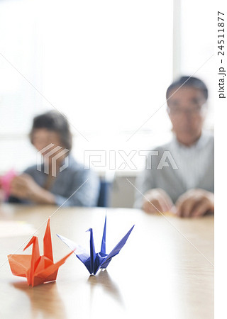若い介護士 若い介護士 24511877