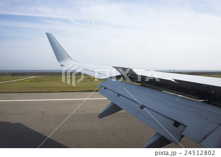 エアブレーキを広げる翼 エアブレーキを広げる翼 24512802