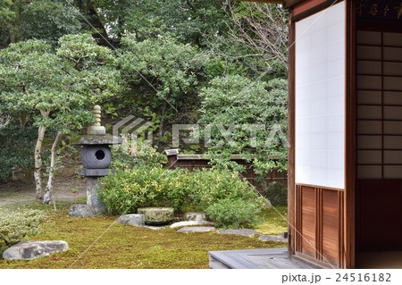 仙洞御所　醒花亭の朝鮮灯篭 24516182