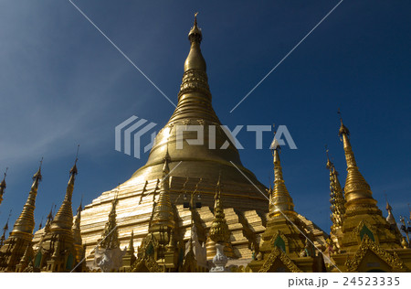 The big stupa of Shwe dagon in Myanmar 24523335