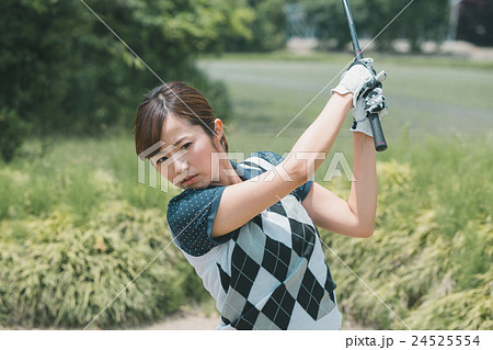 Japanese woman golfer , housewife 24525554