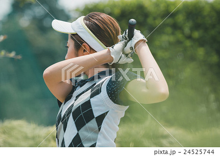 Japanese woman golfer , housewife 24525744