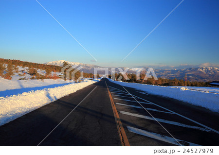 冬の鬼押し出しハイウェー 24527979