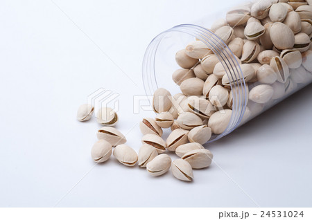 Roasted and salted pistachios in shell  24531024