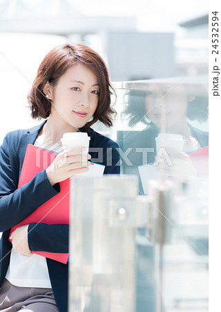 ビジネス　女性　ポートレート 24532594
