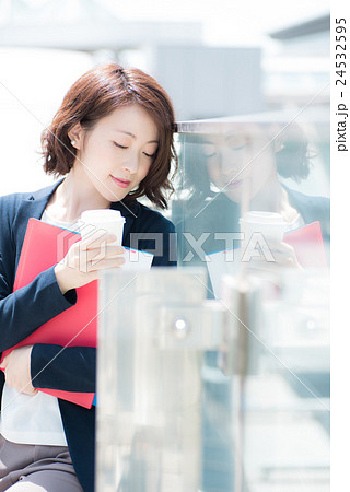 ビジネス 女性 ポートレート ビジネス 女性 ポートレート 24532595