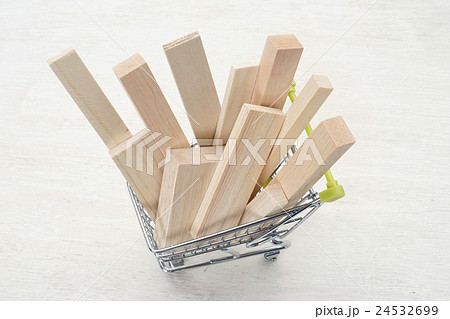 ショッピングカートの材木 ショッピングカートの材木 24532699