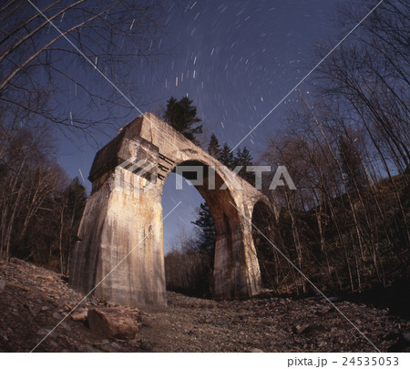 音更川第四橋梁の秋 24535053