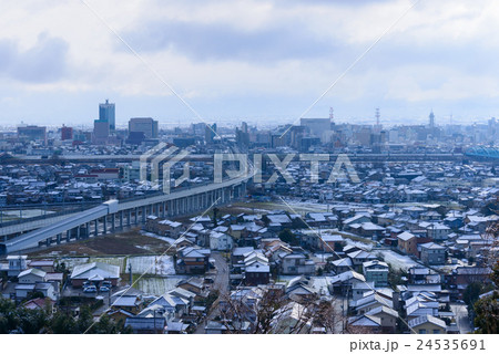 冬の富山市街 24535691
