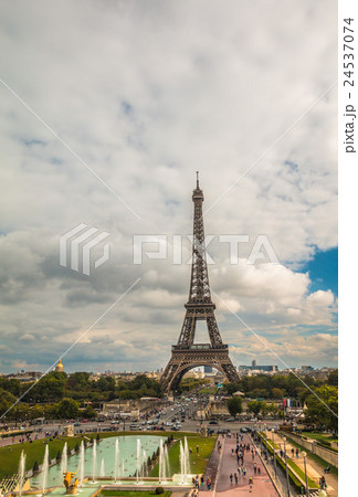 The Eiffel Tower in Paris 24537074