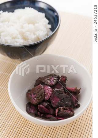しば漬けとごはん 24537218