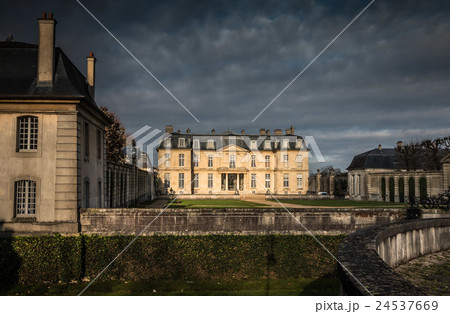 Chateau Champs Sur Marne near Paris 24537669