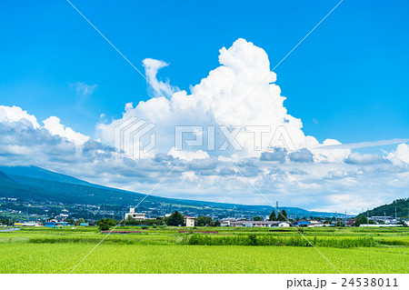 長野県 田園風景と夏空の写真素材