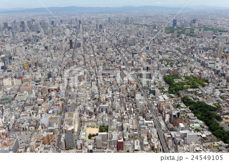 大阪市街を空撮 24549105